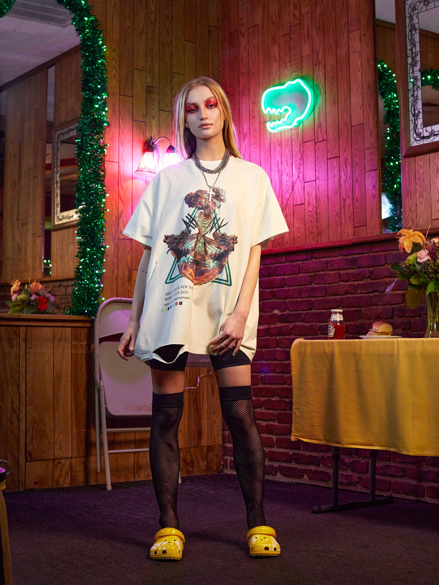 UNISEX CARNATION DISTRESSED TEE