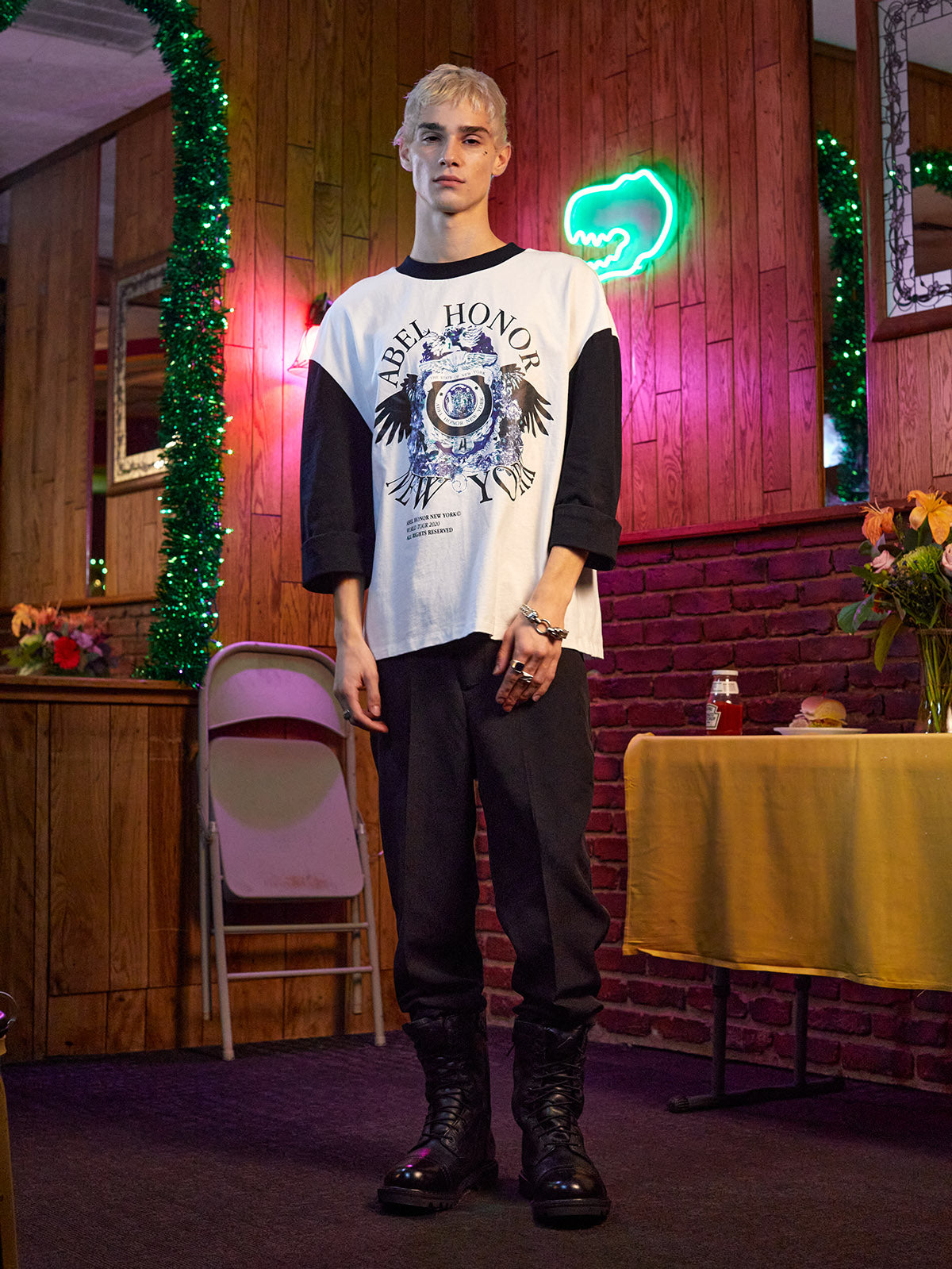 UNISEX RAVEN CREST BASEBALL TEE