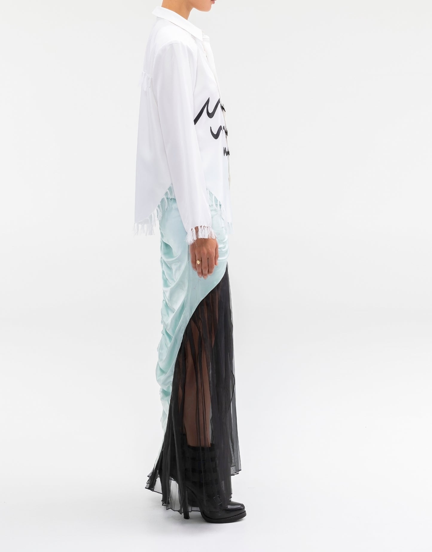 BUTTON DOWN SCRIPT BLOUSE