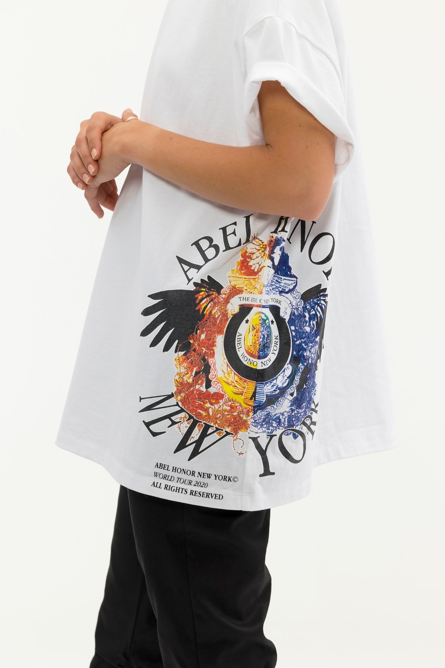 UNISEX RAVEN CREST TEE