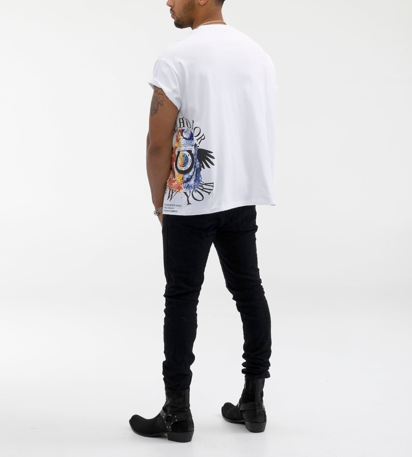 UNISEX RAVEN CREST TEE