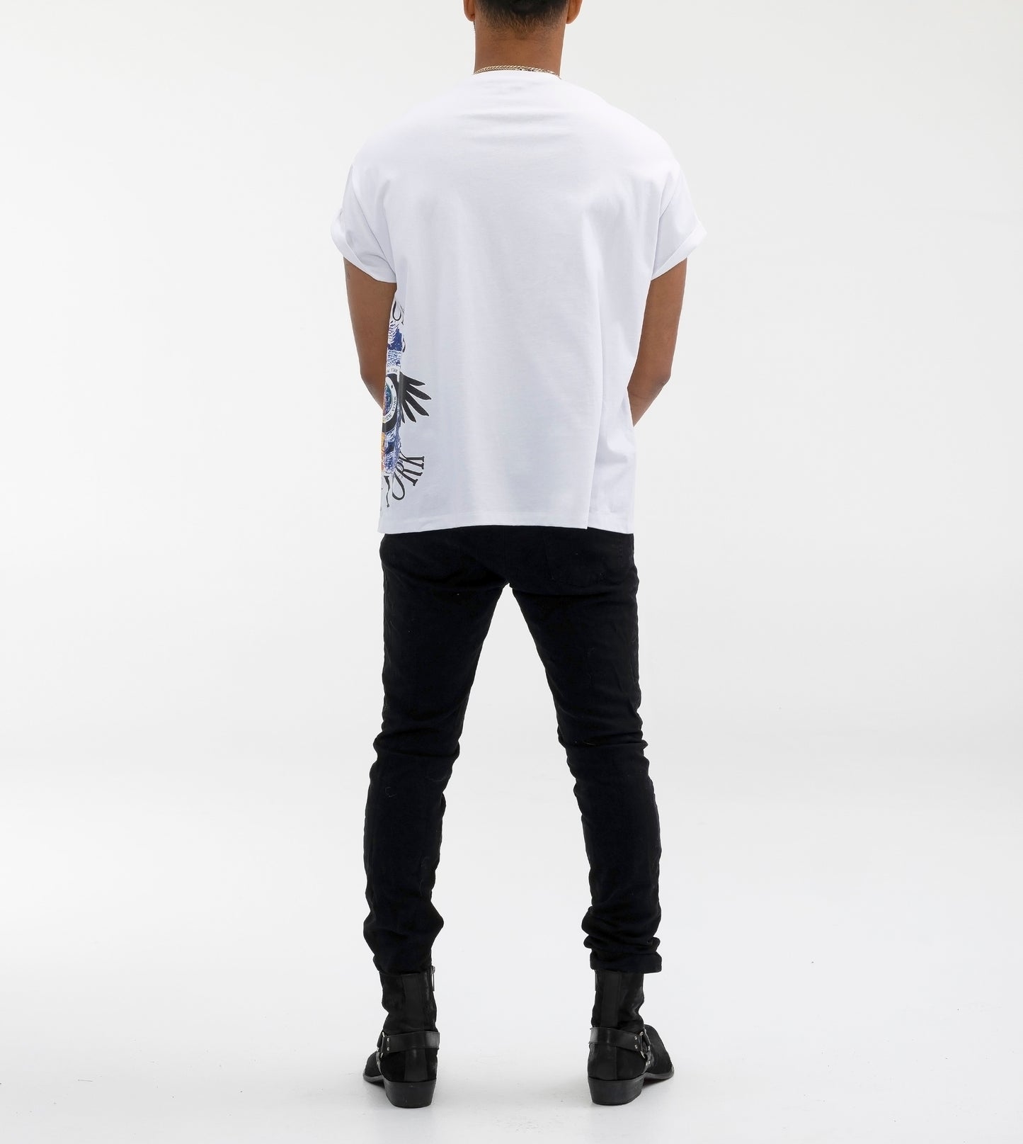 UNISEX RAVEN CREST TEE