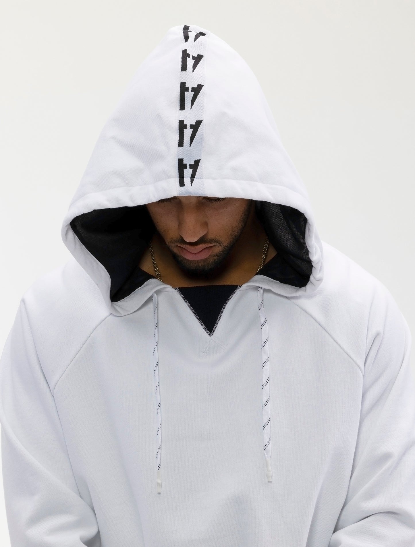 UNISEX RAVEN CREST HOODIE