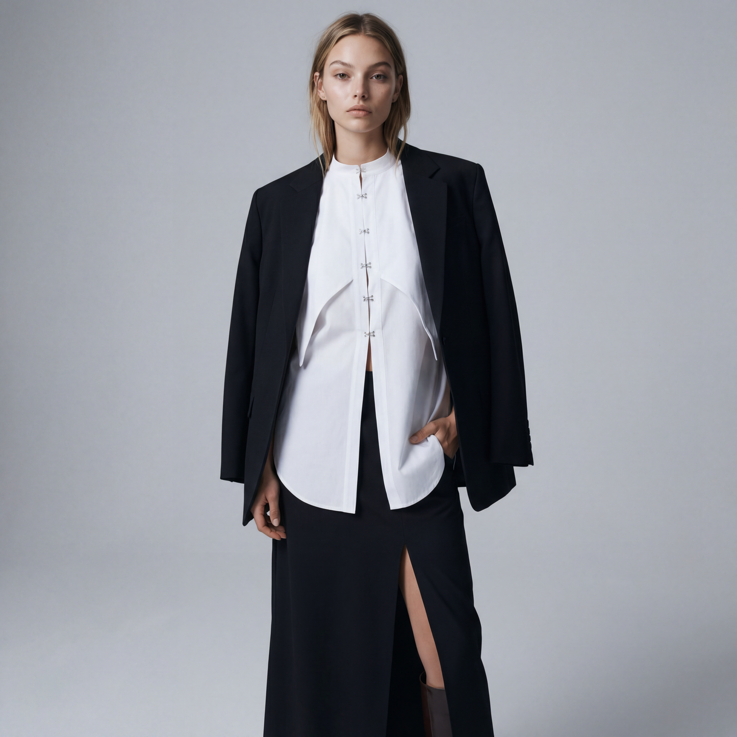 CF HOOK AND EYE SLEEVELESS TOP
