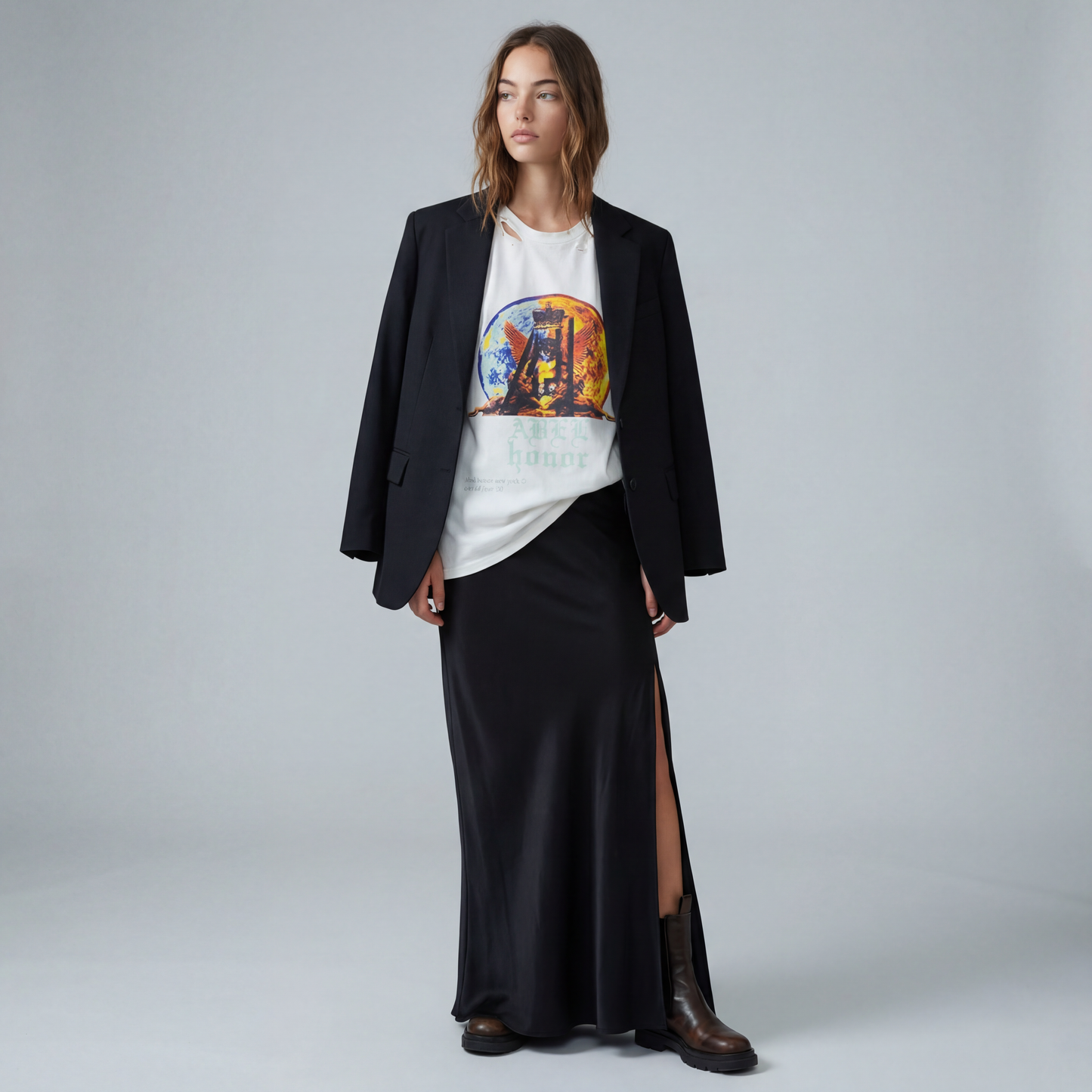 UNISEX RAVEN SHRINE DISTRESSED TEE