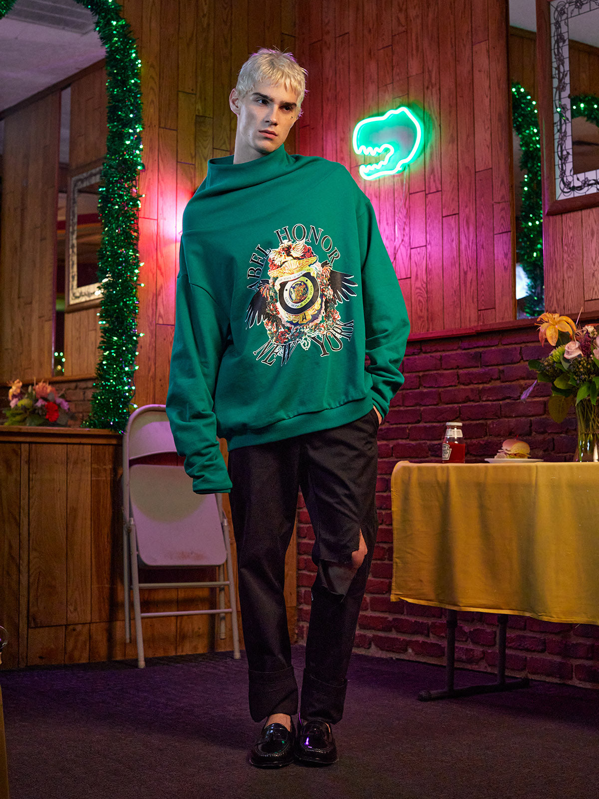 UNISEX RAVEN CREST FUNNEL SWEATSHIRT
