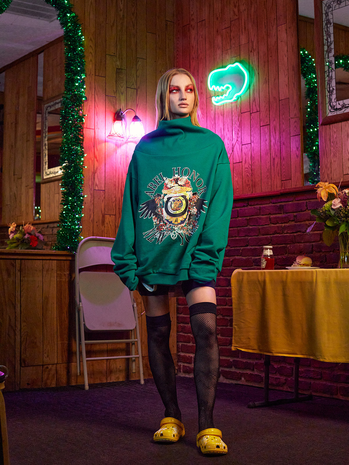 UNISEX RAVEN CREST FUNNEL SWEATSHIRT
