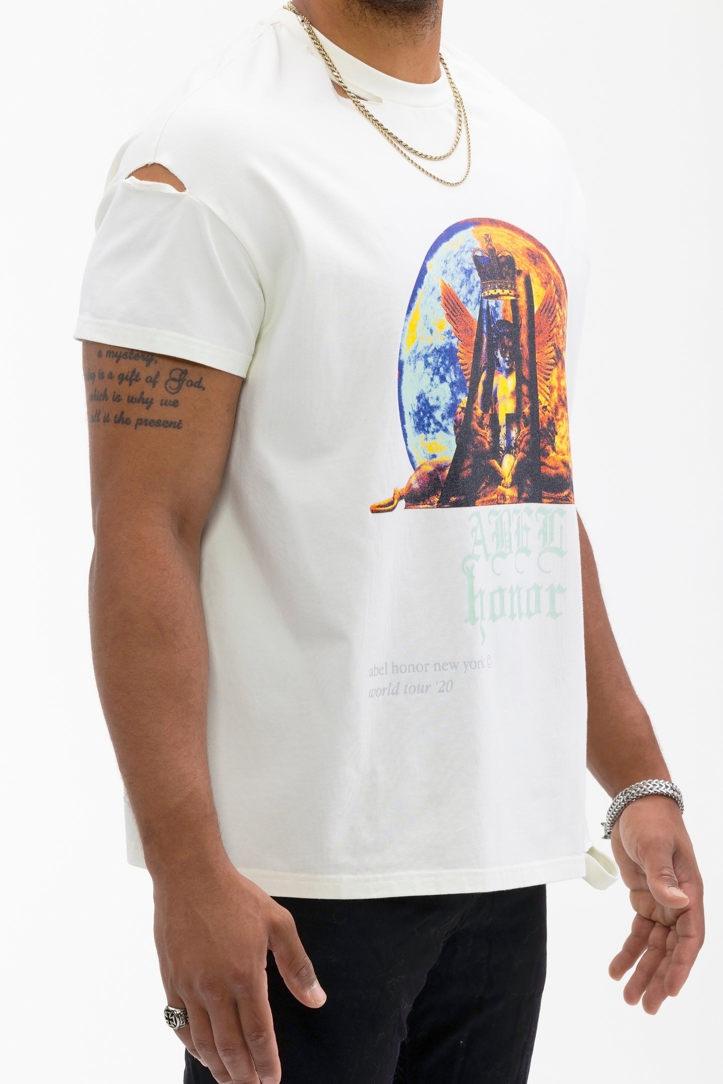 UNISEX RAVEN SHRINE DISTRESSED TEE