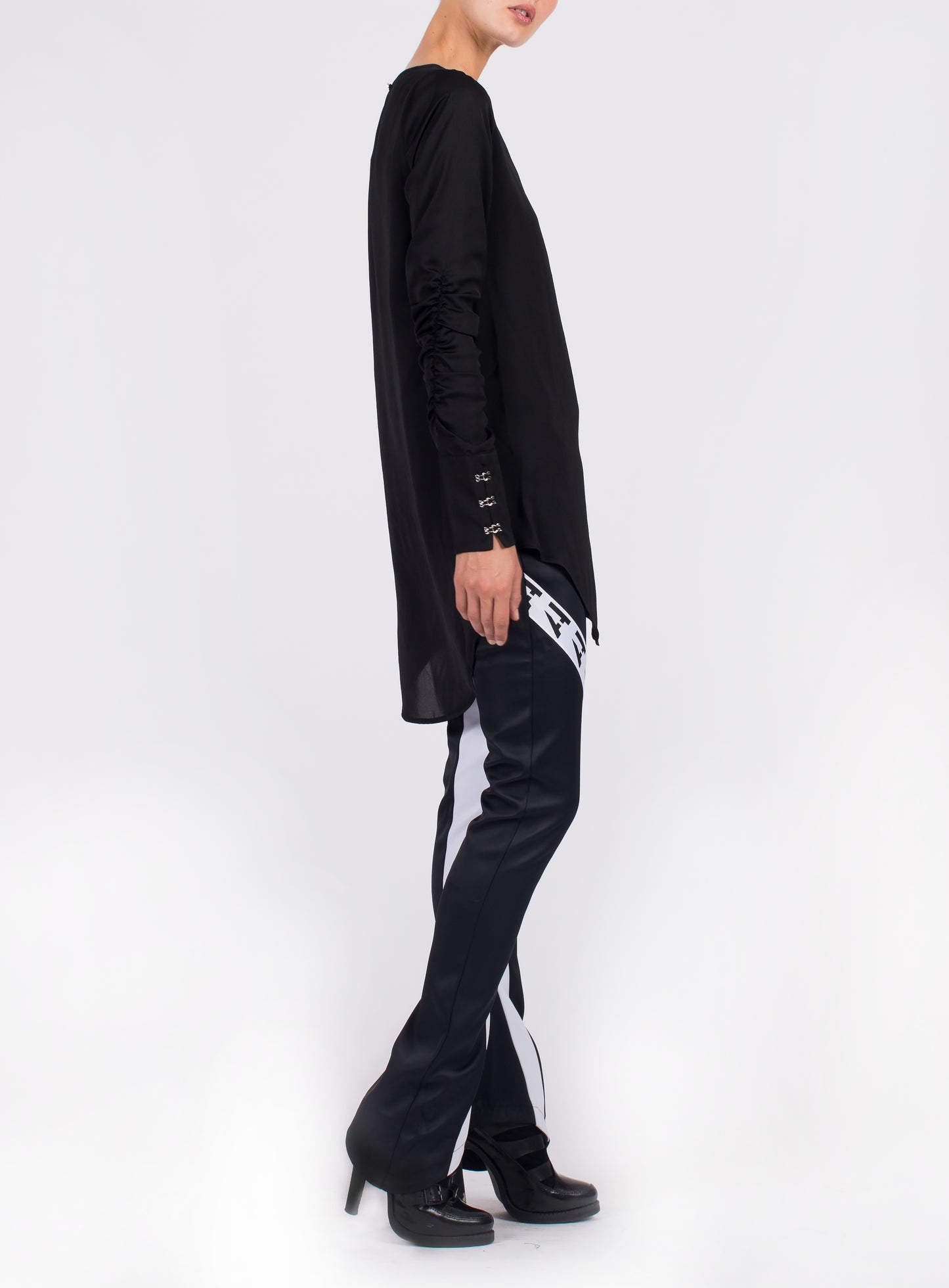 HI LO HOOK AND EYE CUFF BLOUSE