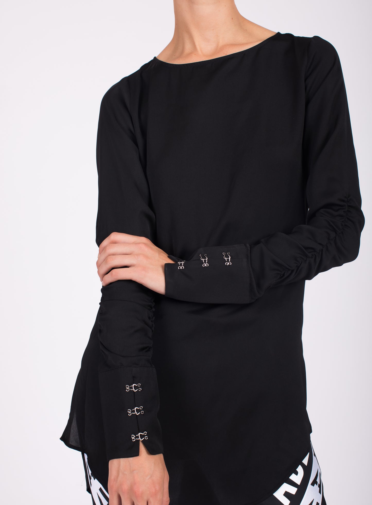 HI LO HOOK AND EYE CUFF BLOUSE