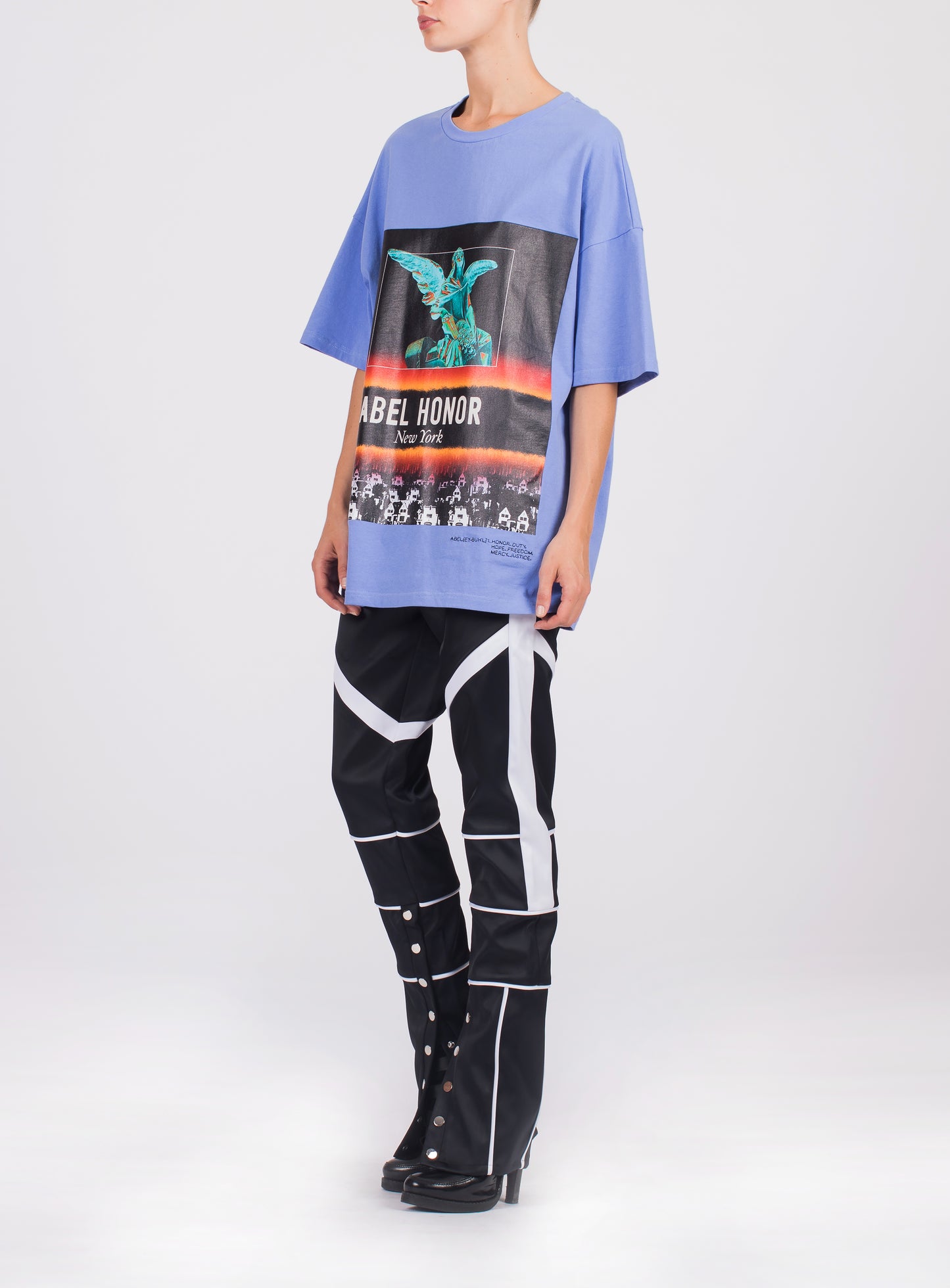 UNISEX HOUSE ANGEL TEE
