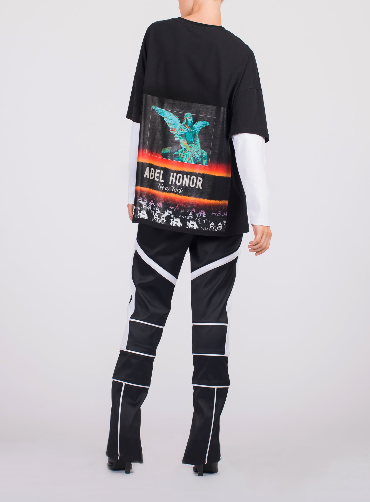 UNISEX LONG SLEEVE HOUSE ANGEL TEE