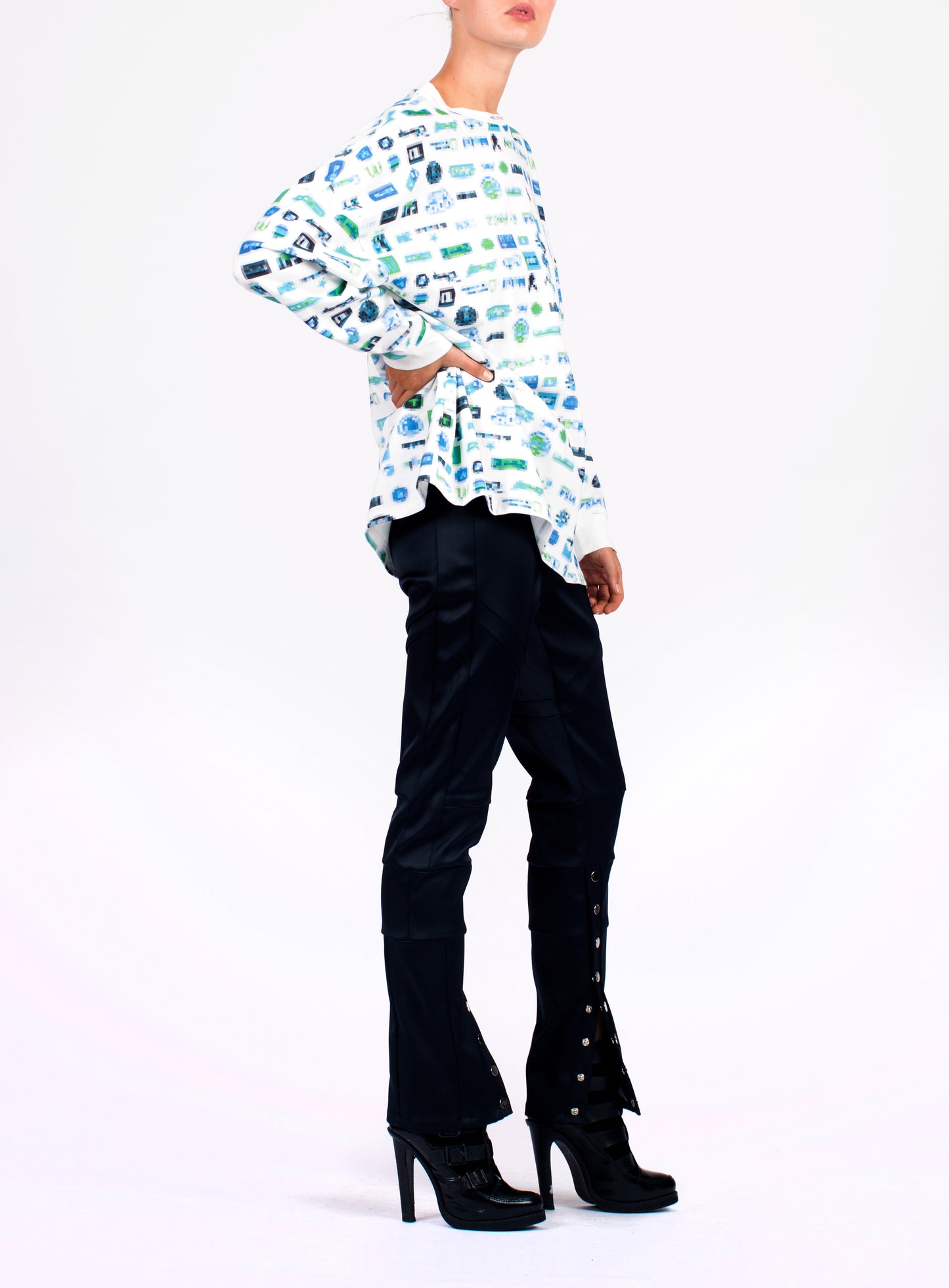 UNISEX LONG SLEEVE PIXEL TEE SHIRT