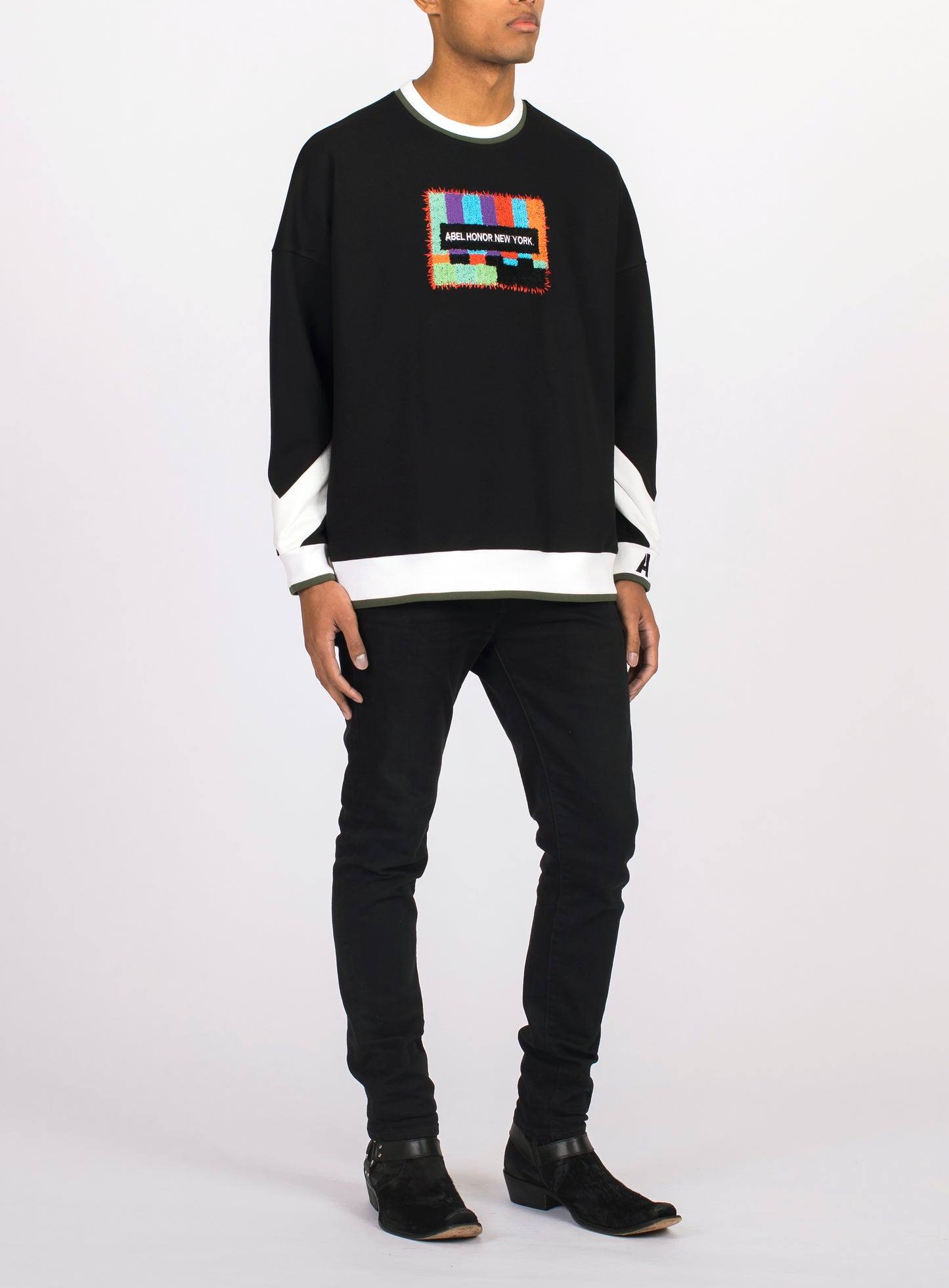 UNISEX SMPTE PATCH CREW NECK SWEATSHIRT