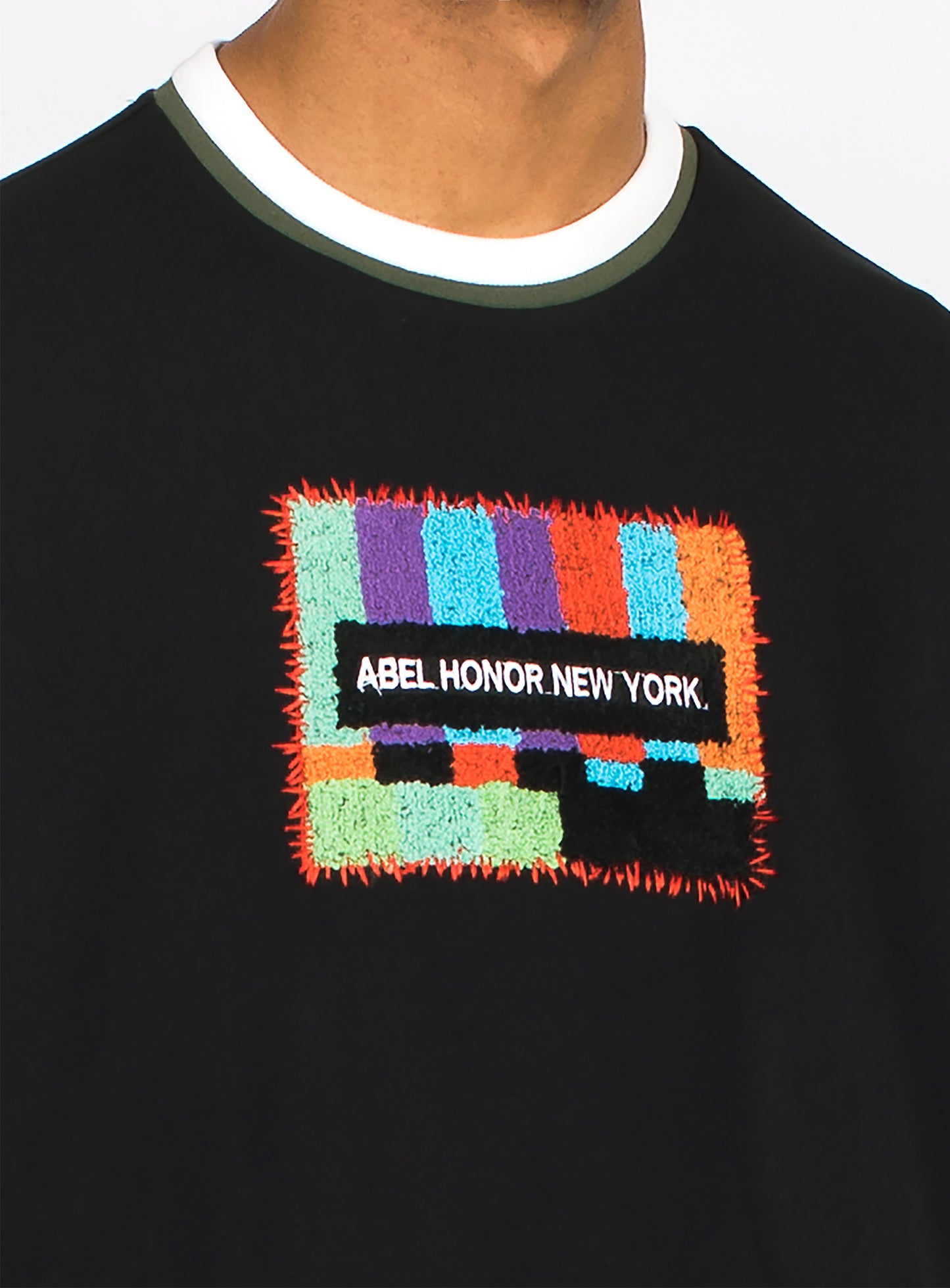 UNISEX SMPTE PATCH CREW NECK SWEATSHIRT
